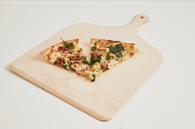 Load image into Gallery viewer, Italian Beechwood Pizza Board