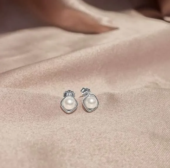Silver 5MM Shell Pearl Square Studs