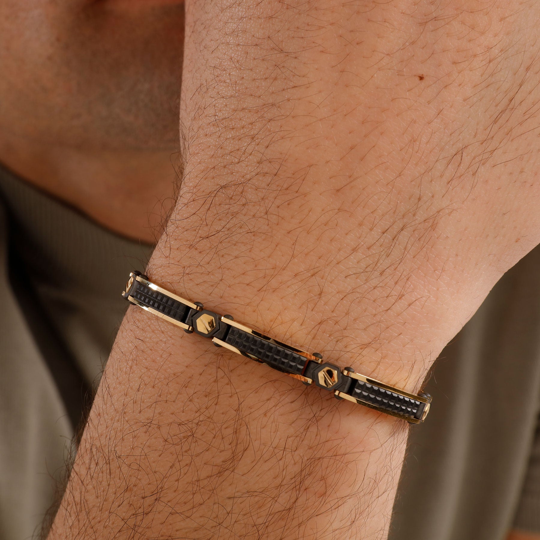 Backliner Gunmetal Screw Bracelet