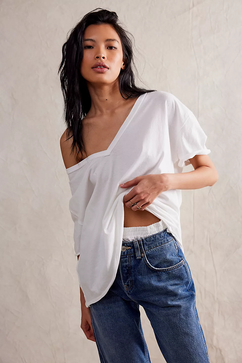 Nina Tee V- Neck