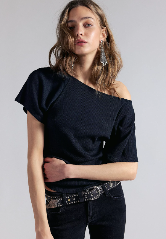 Lucy Off the Shoulder Tee - Black