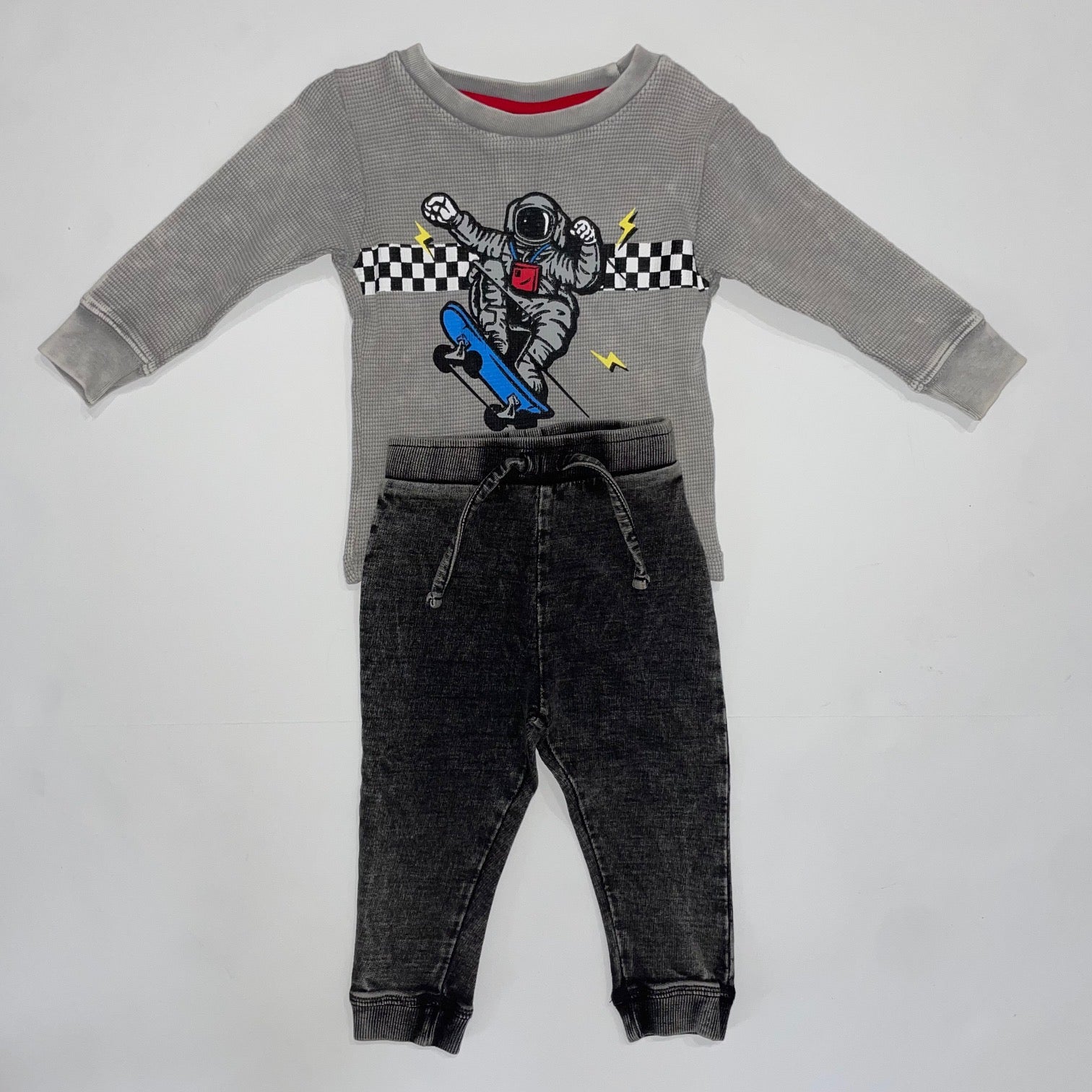 Skateboarding Astronaut Thermal Set 3M