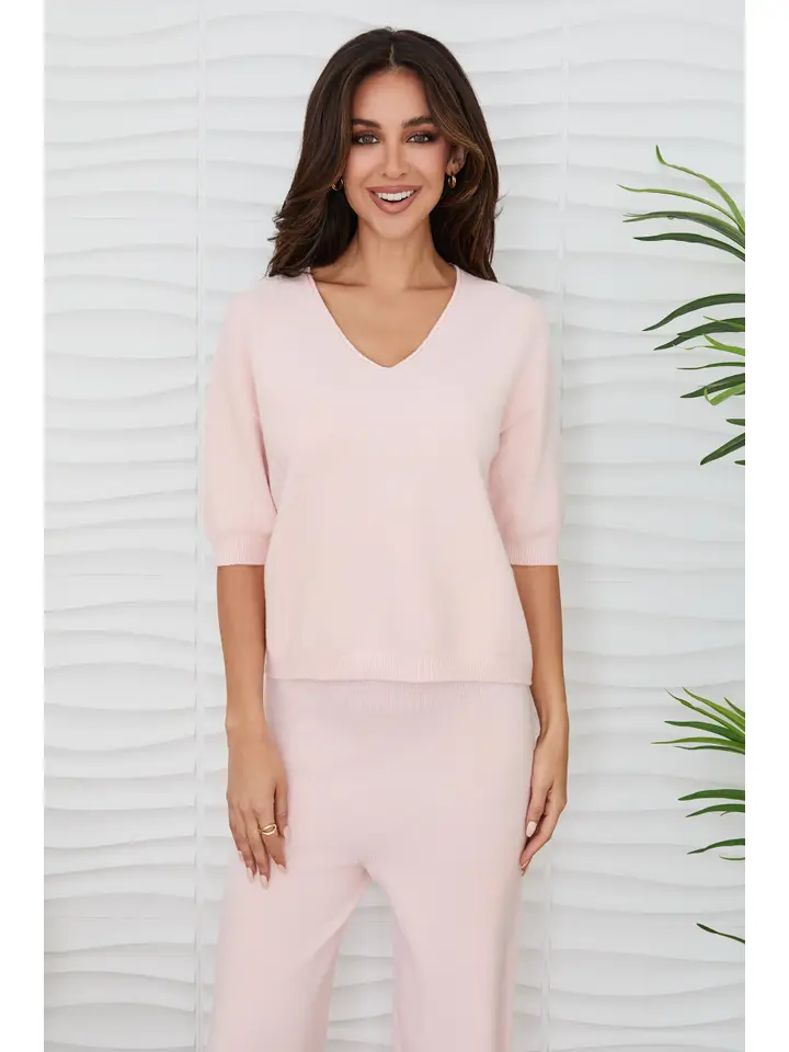 V-neck 3/4 Sleeve Knit Top