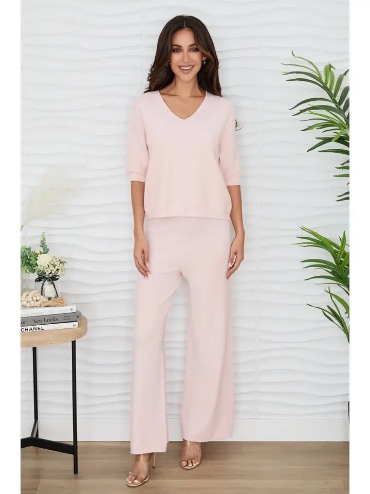 V-neck 3/4 Sleeve Knit Top