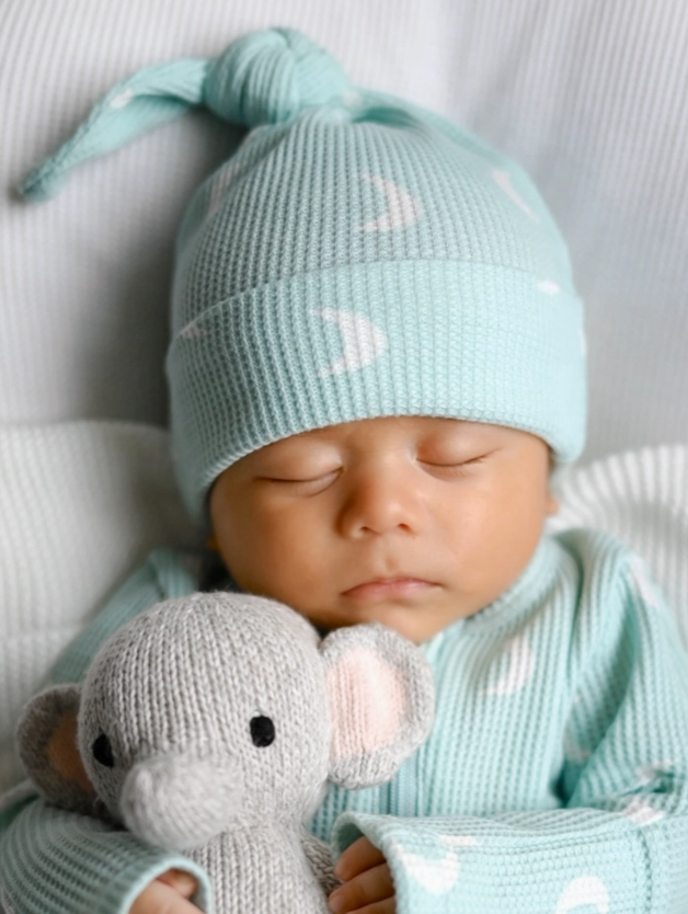 Waffle Knot Beanie - Light Blue Moon