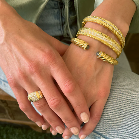 Gold Egy Crystal Bangle