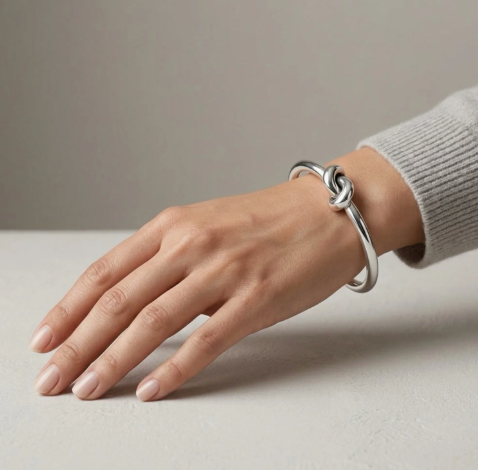 VINTAGE SILVER NOA KNOT BANGLE