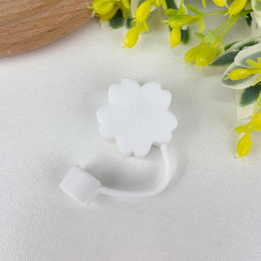 Straw Toppers White Flower