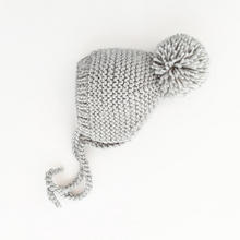 Cargar imagen en el visor de la galería, Ice Grey Garter Stitch Knit Bonnet