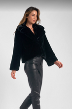 Cargar imagen en el visor de la galería, Black Cropped Fur Coat